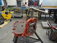 Ridgid - no 40 a tristand - pionierwerkbank met openslaande pijpenklem - afbeelding 2 van  3