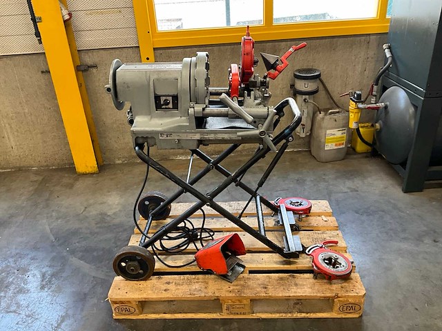 Ridgid 1233 draadsnijmachine - afbeelding 2 van  8