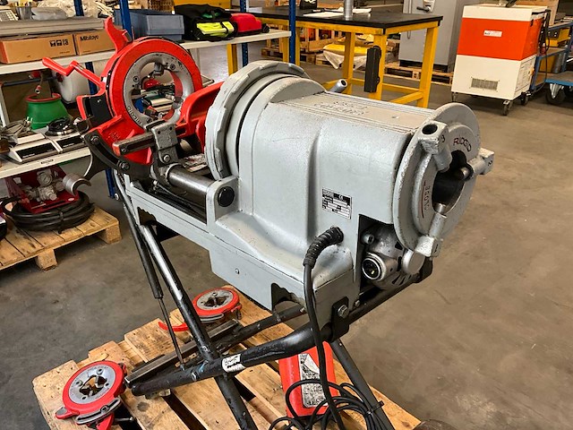 Ridgid 1233 draadsnijmachine - afbeelding 7 van  8