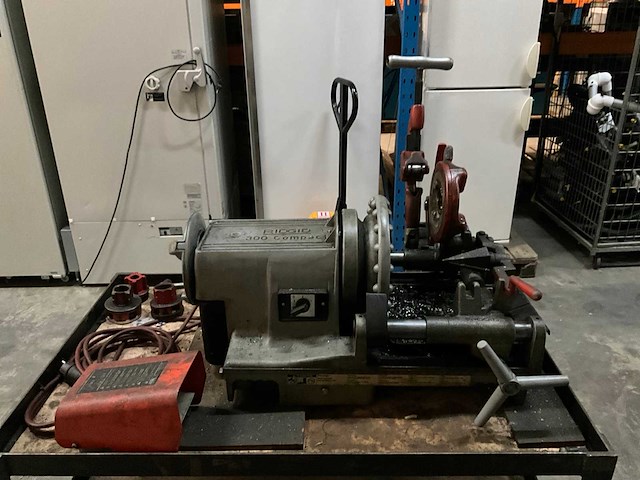 Ridgid 300 compact pipe threader - afbeelding 3 van  6