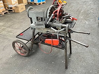 Ridgid 300 compact verrijdbare draadsnijmachine - afbeelding 1 van  9