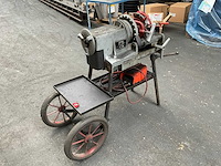 Ridgid 300 compact verrijdbare draadsnijmachine - afbeelding 2 van  9