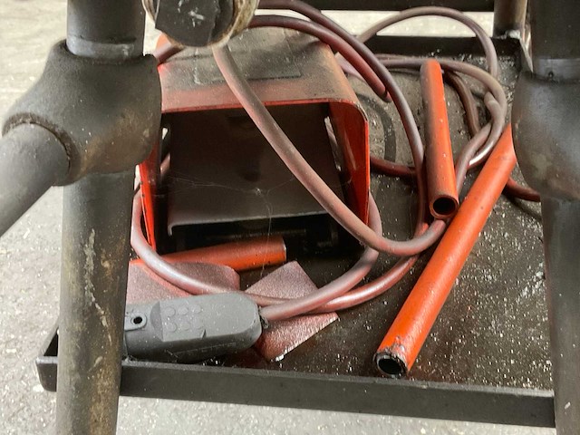 Ridgid 300 compact verrijdbare draadsnijmachine - afbeelding 8 van  9