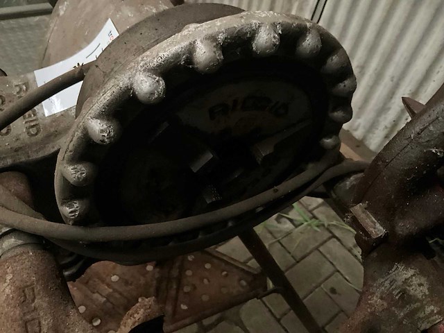 Ridgid 300 elektrische pijpdraadsnijmachine - afbeelding 6 van  9