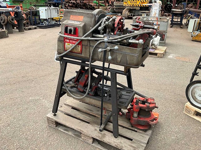 Ridgid 535 draadsnijmachine - afbeelding 1 van  10