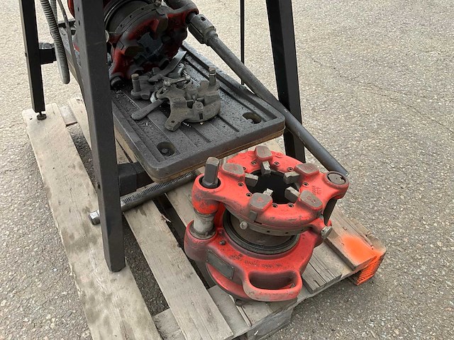 Ridgid 535 draadsnijmachine - afbeelding 8 van  10