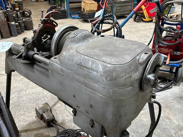 Ridgid 535 draadsnijmachine - afbeelding 4 van  9