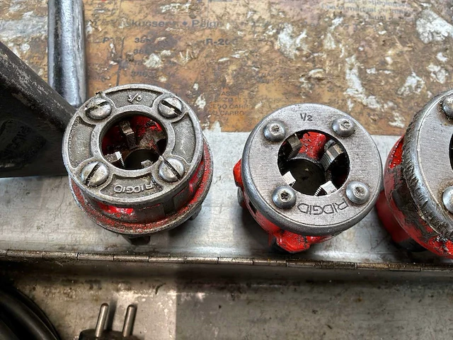 Ridgid 600 draadsnijmachine - afbeelding 6 van  8