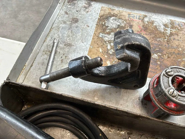 Ridgid 600 draadsnijmachine - afbeelding 7 van  8