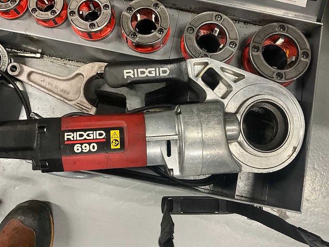 Ridgid 690 draadsnijmachine - afbeelding 3 van  8