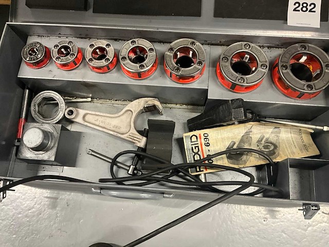 Ridgid 690 draadsnijmachine - afbeelding 4 van  8