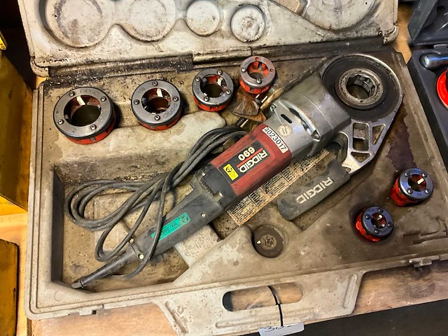 Ridgid 690 draadsnijmachine - afbeelding 1 van  8