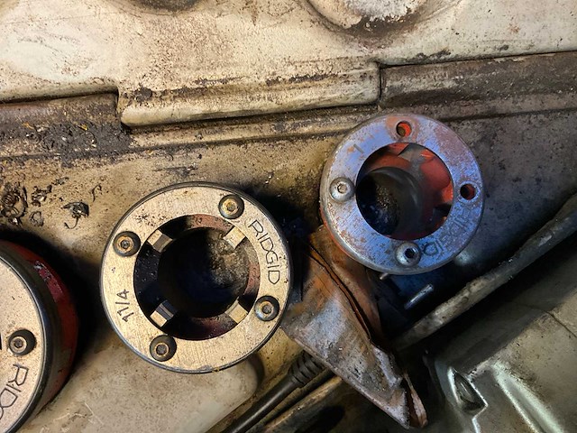 Ridgid 690 draadsnijmachine - afbeelding 6 van  8
