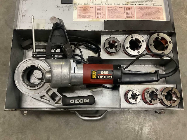 Ridgid 690 draadsnijmachine - afbeelding 1 van  5