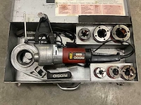 Ridgid 690 draadsnijmachine - afbeelding 1 van  5