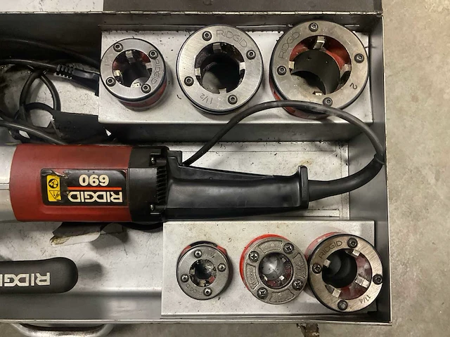 Ridgid 690 draadsnijmachine - afbeelding 2 van  5