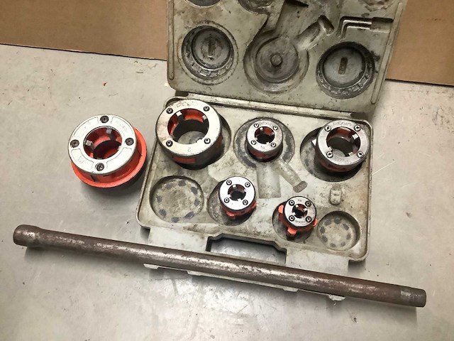 Ridgid draadsnijmachine - afbeelding 2 van  2