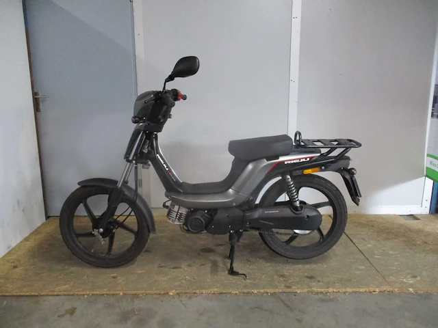Rieju bye bike 2 takt! - bromfiets - one - scooter - afbeelding 1 van  9