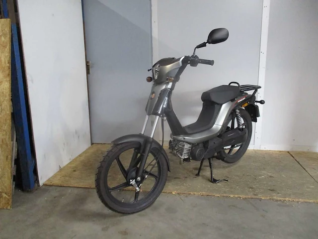 Rieju bye bike 2 takt! - bromfiets - one - scooter - afbeelding 4 van  9