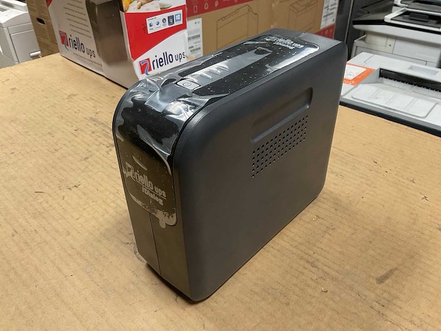 Riello ups idialog idg800 uninterruptible power supply - afbeelding 3 van  8