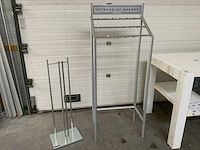 Riemenrek en kledinghanger houder - afbeelding 1 van  4