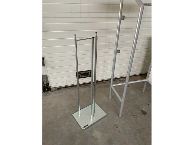 Riemenrek en kledinghanger houder - afbeelding 3 van  4