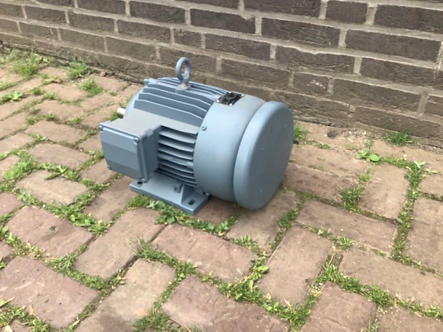 Rieter la112m/4tg elektromotor - afbeelding 1 van  4
