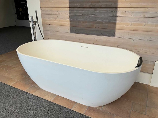 Riho bilbao vrijstaande bad - afbeelding 1 van  9