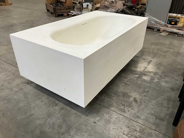 Riho bs 42 burgos solid surface vrijstaande bad - afbeelding 1 van  9