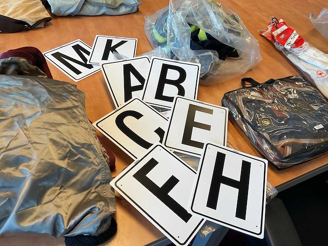 Rijbaan leters - afbeelding 2 van  2