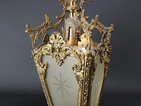 Rijk gelardeerde messing hallamp met geëtst glas - afbeelding 3 van  5