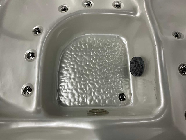 Rijnberg jacuzzi - afbeelding 16 van  17