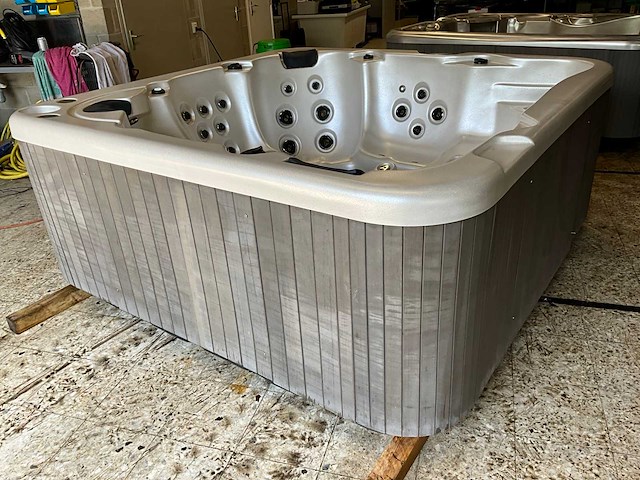 Rijnberg jacuzzi - afbeelding 14 van  19