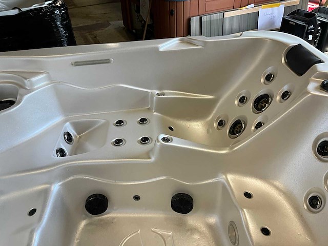 Rijnberg jacuzzi - afbeelding 15 van  19