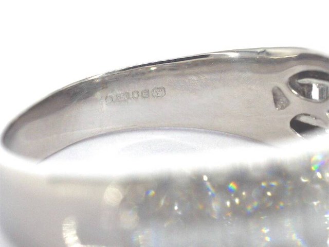 Rijring vol gezet met natuurlijke briljant en baguette geslepen diamanten - afbeelding 9 van  10