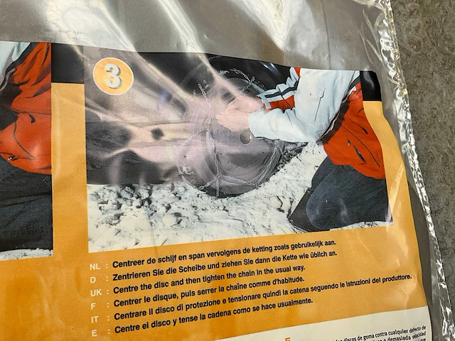 Rimprotec - velgbeschermer - sneeuwkettingen velgen beschermen - inclusief kniematje - afbeelding 5 van  17