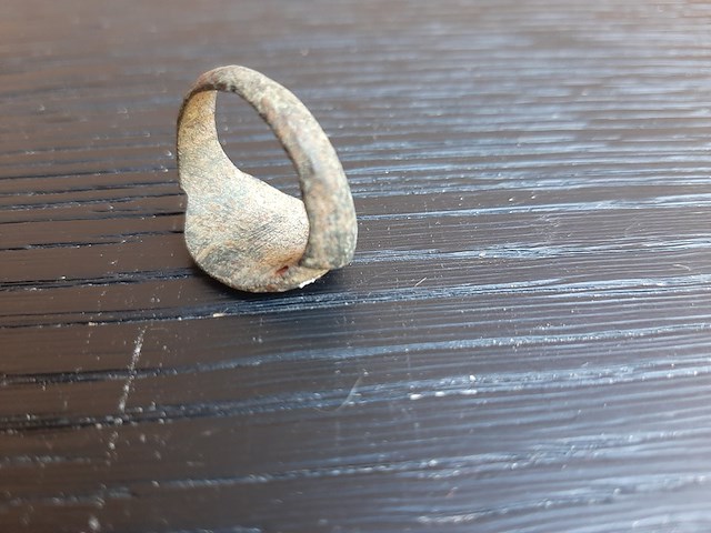 Ring, 16e eeuw - afbeelding 4 van  5