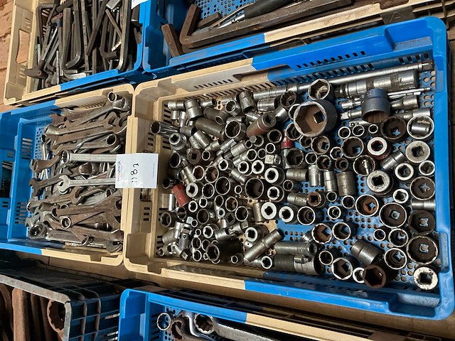 Ring en steeksleutels en doppen - afbeelding 1 van  5