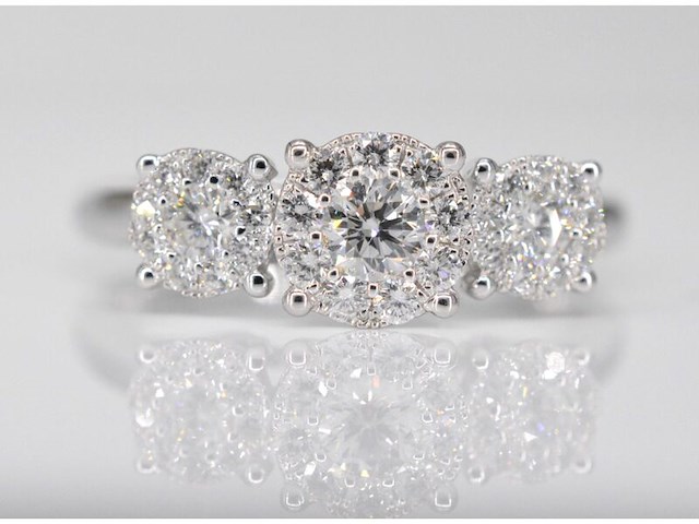 Ring met drie chatons van diamanten 0.75 carat - afbeelding 1 van  6