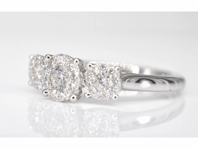 Ring met drie chatons van diamanten 0.75 carat - afbeelding 4 van  6