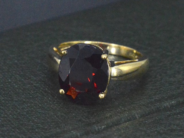 Ring met edelsteen - afbeelding 1 van  6