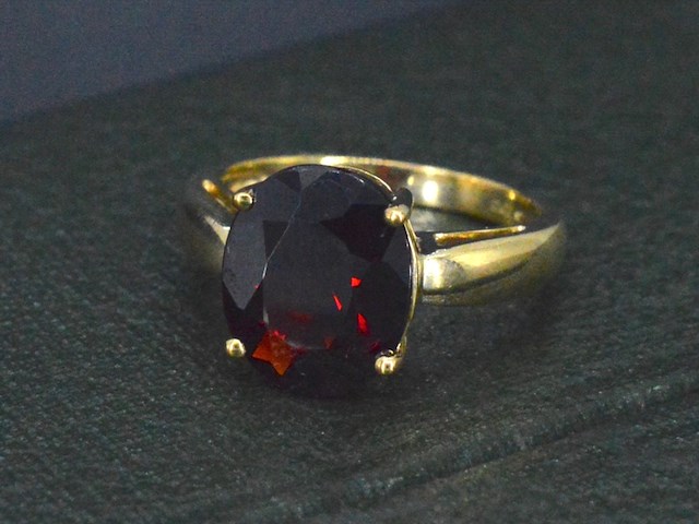 Ring met edelsteen - afbeelding 1 van  4
