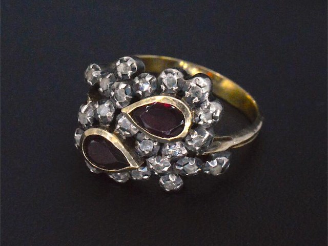 Ring met edelstenen - afbeelding 1 van  6