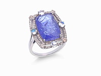 Ring met een grote langwerpige kussenvorm geslepen tanzaniet, maanstenen en natuurlijke diamanten - afbeelding 1 van  5