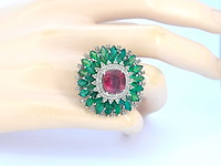 Ring met natuurlijke diamanten smaragden en rode tourmalijn - afbeelding 2 van  5