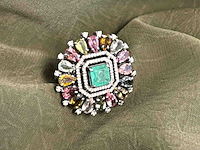 Ring met natuurlijke edelstenen en diamant