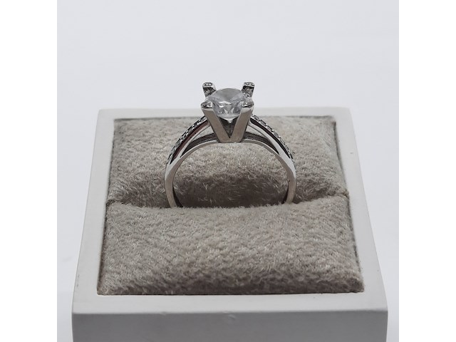 Ring - afbeelding 1 van  10