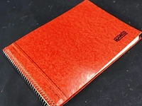 Ringbandalbum met transparante insteekhoezen waarin een strook nederlandse postzegels - afbeelding 2 van  10