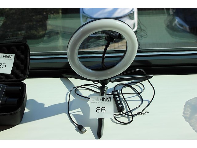 Ringlamp met telefoonhouder bytech. - afbeelding 1 van  2