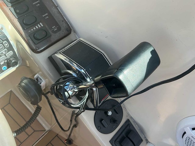 Rinker 270 fiesta vee motorjacht - afbeelding 16 van  42